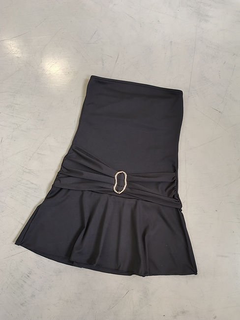 Vestido strapless hebilla