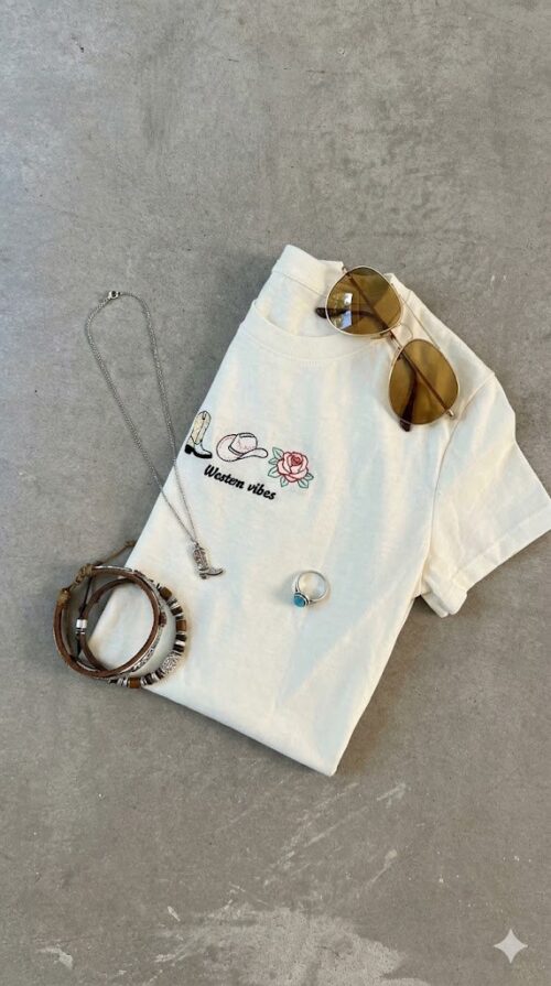 2025/12/1000008192.jpg Remera Western (stock en negro)