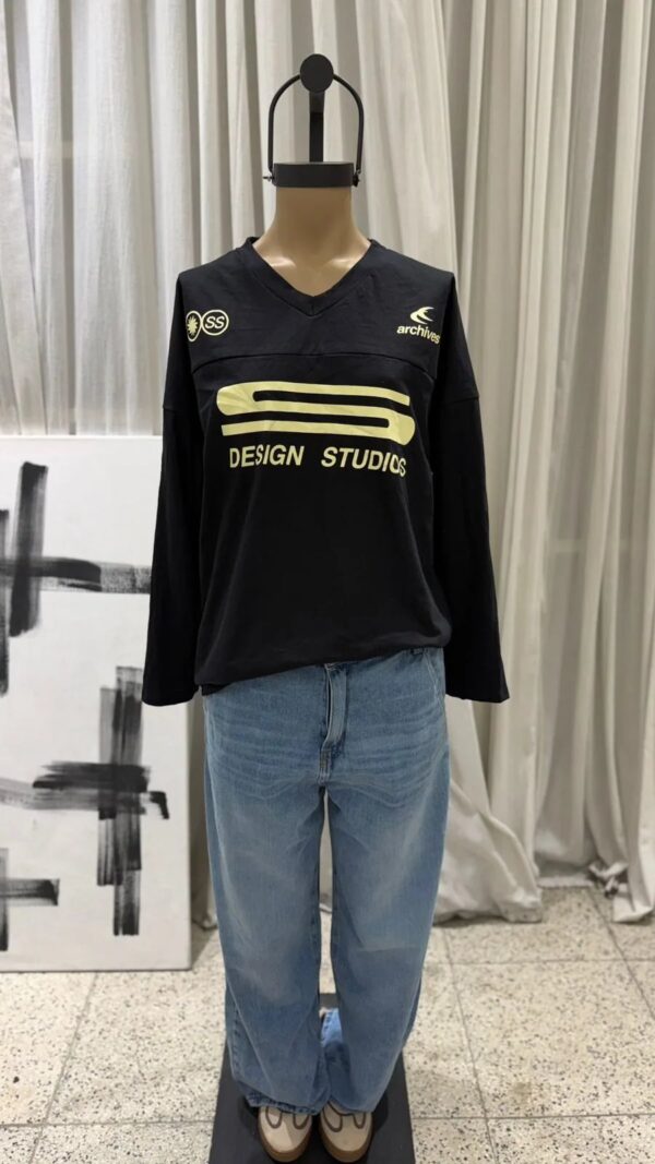 2026/05/1000263245-1.jpg Camiseta Studio